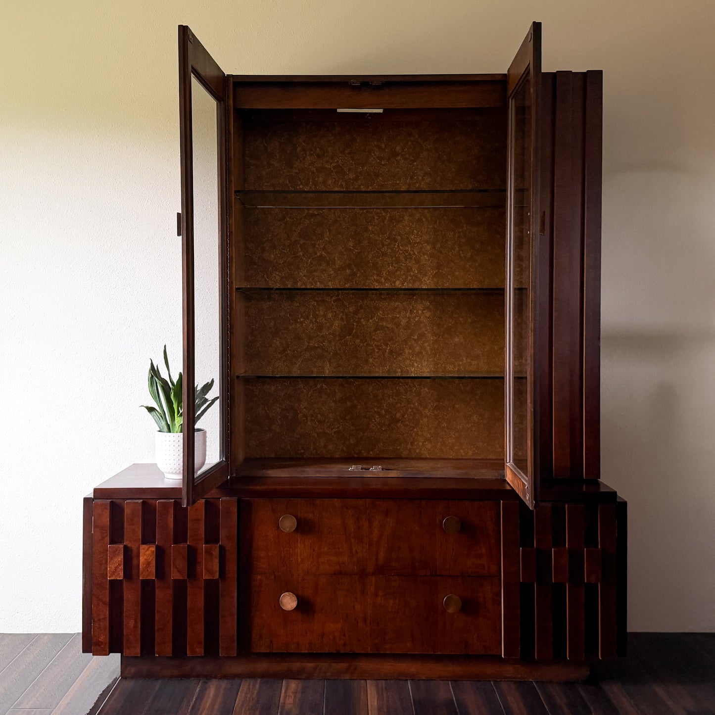 Vintage Lane Staccato Hutch